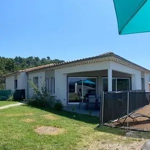  Hébergement de vacances Maison Avec Piscine à L'orée De La Forêt